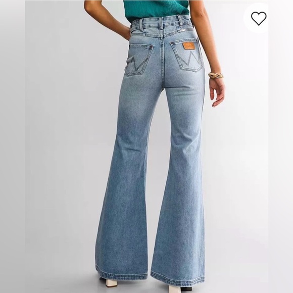 Wrangler x Billabong Jean Size 29 Bell Bottom Flare Floral Patchwork Hippie Boho - Picture 2 of 14